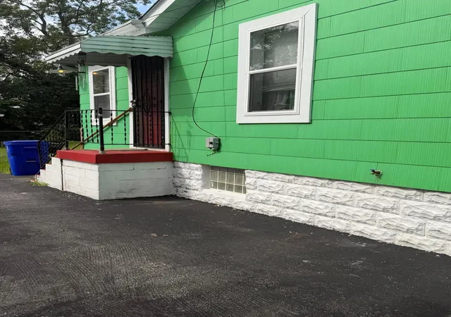 Photo 3 of Single family home for sale at 2273 Ferris Rd, Columbus, OH 43224 | MLS# 226036615 | Listing updated on 2026-09-25