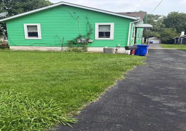 Photo 3 of Single family home for sale at 2273 Ferris Rd, Columbus, OH 43224 | MLS# 226036615 | Listing updated on 2026-09-25