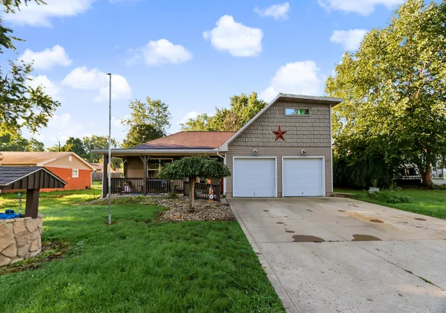 Photo 1 of Single family home for sale at 1976 Farmdale Rd, Mansfield, OH 44905 | MLS# 226036667 | Listing updated on 2026-10-06