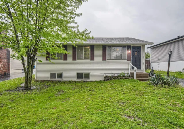 Photo 1 of Single family home for sale at 1833 Brookfield Rd, Columbus, OH 43229 | MLS# 226036670 | Listing updated on 2026-09-25