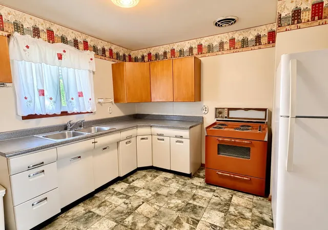 Photo 3 of Sale Pending at 231 Mount Logan Dr, Chillicothe, OH 45601 | MLS# 226036687 | Listing updated on 2026-10-01