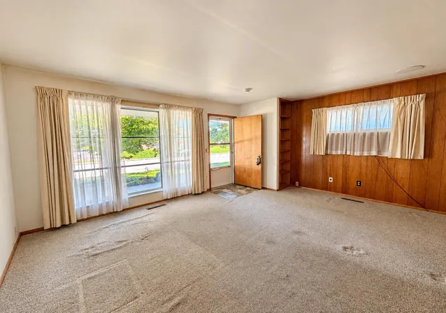Photo 4 of Sale Pending at 231 Mount Logan Dr, Chillicothe, OH 45601 | MLS# 226036687 | Listing updated on 2026-10-01
