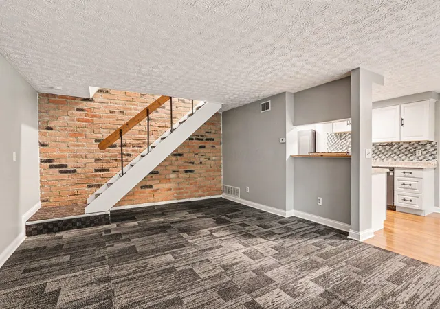 Photo 2 of Condo for sale at 2509 Burgandy Ln, Columbus, OH 43232 | MLS# 226036705 | Listing updated on 2026-09-26
