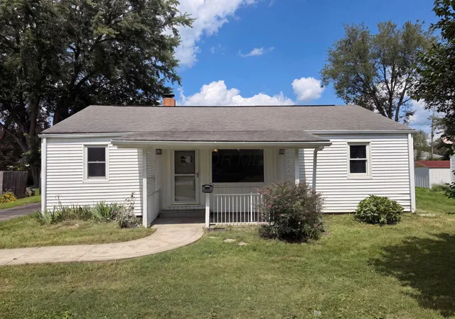 Photo 1 of Single family home for sale at 206 Bachmann Ave, Newark, OH 43055 | MLS# 226036706 | Listing updated on 2026-10-09