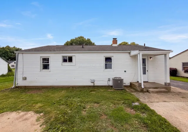 Photo 4 of Single family home for sale at 206 Bachmann Ave, Newark, OH 43055 | MLS# 226036706 | Listing updated on 2026-10-09