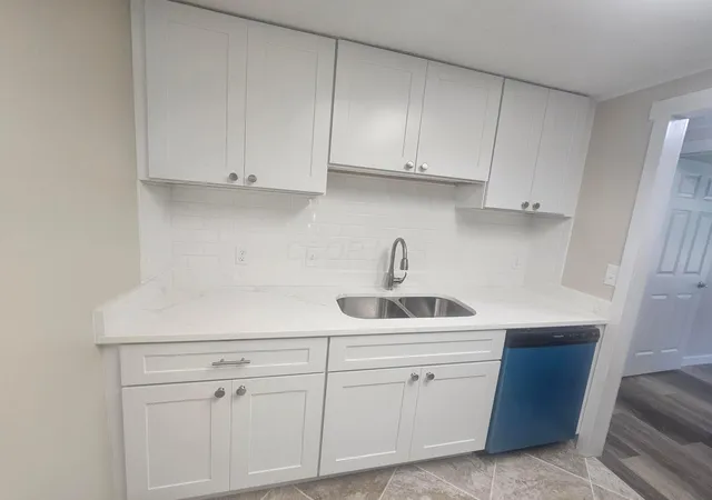 Listing Photo 5 - Condo for sale in building located at 1726 Sunapple Wy, Columbus, OH 43232