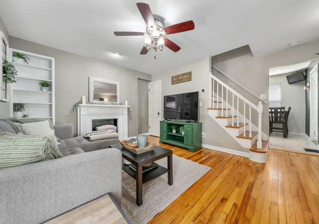 Listing Photo 4 - Condo for sale in building located at 1805 NW Blvd, Columbus, OH 43212