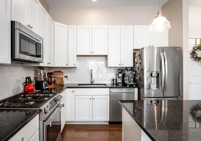 Listing Photo 5 - Condo for sale in building located at 828 Bobcat Ave, Grandview Heights, OH 43212 - Unit #305