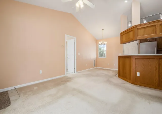 Listing Photo 1 - Condo for sale in building located at 4274 Strattford Cir E, Zanesville, OH 43701 - Unit #