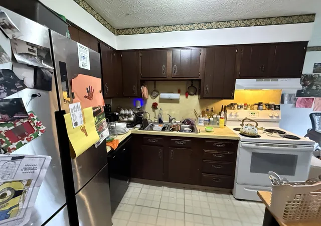 Listing Photo 1 - Condo for sale in building located at 2673-2675 Blossom Ave, Columbus, OH 43231