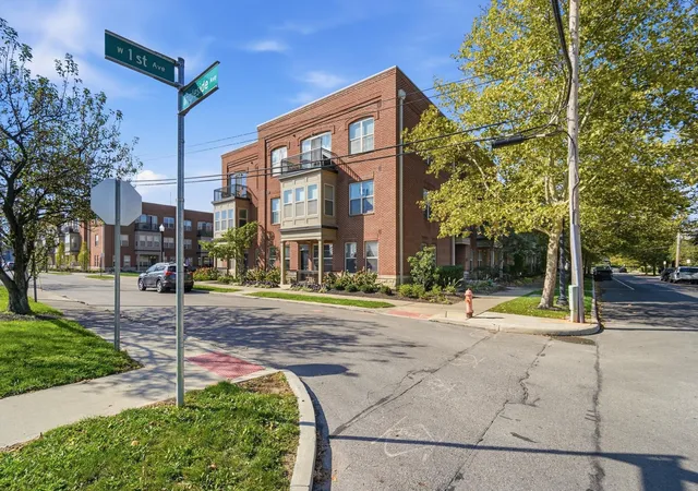 Listing Photo 1 - Condo for sale in building located at 971 Ingleside Ave, Columbus, OH 43215 - Unit #109