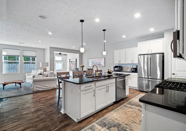 Listing Photo 4 - Condo for sale in building located at 889 Serviceberry Ct, Westlake, OH 44145