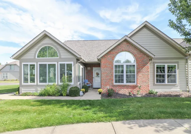 Listing Photo 1 - Condo for sale in building located at 1730 Whippoorwill Ln, Mansfield, OH 44906 - Unit #