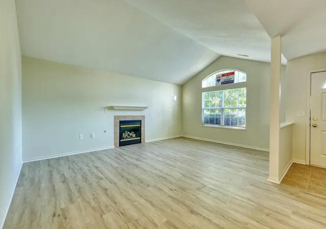 Listing Photo 4 - Condo for sale in building located at 5164 Vinings Bend, Dublin, OH 43016