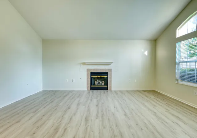 Listing Photo 5 - Condo for sale in building located at 5164 Vinings Bend, Dublin, OH 43016