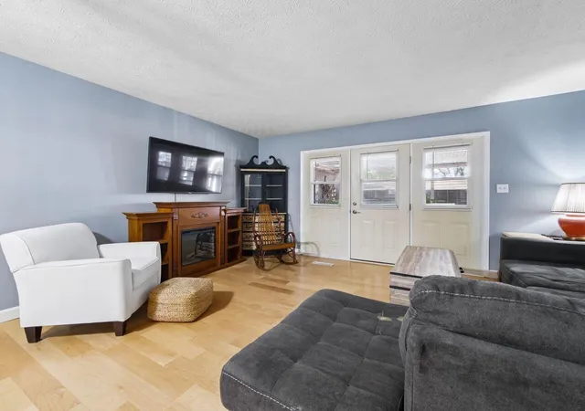 Listing Photo 4 - Condo for sale in building located at 1260 Woodbrook Ln, Columbus, OH 43223 - Unit #273