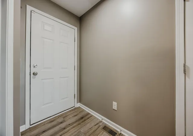 Photo 4 of Single family home for sale at 159 Chestnut Cmns Dr, Commercial Point, OH 43116 | MLS# 226039715 | Listing updated on 2026-10-28