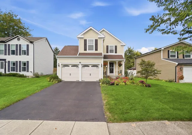 Photo 2 of Single family home for sale at 4573 Heather Ridge Dr, Hilliard, OH 43026 | MLS# 226037207 | Listing updated on 2026-10-23