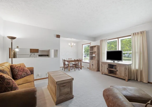 Listing Photo 3 - Condo for sale in building located at 1138 Vlg Ln, Ashland, OH 44805