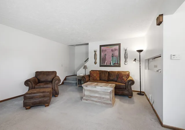 Listing Photo 4 - Condo for sale in building located at 1138 Vlg Ln, Ashland, OH 44805