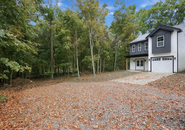 Photo 1 of Single family home for sale at 5286 Dahlia Dr NE, Thornville, OH 43076 | MLS# 226038899 | Listing updated on 2026-10-16