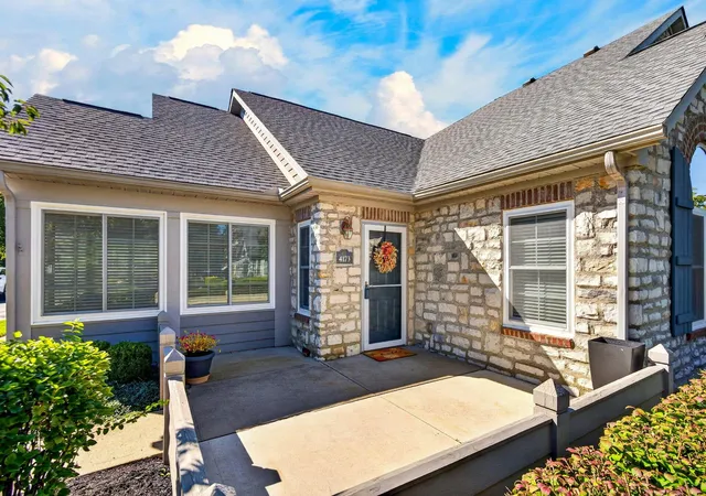 Listing Photo 1 - Condo for sale in building located at 4173 Cobbler Rd, New Albany, OH 43054 - Unit #9