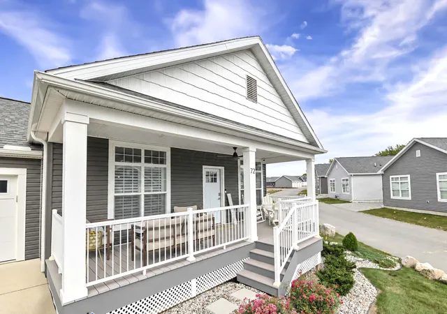 Photo 2 of Single family home for sale at 10850 E Bayshore Rd, Lakeside Marblehead, OH 43440 | MLS# 226037499 | Listing updated on 2026-10-02