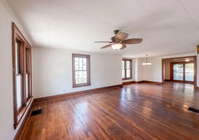 Photo 3 of Single family home for sale at 320 S High St, Marion, OH 43302 | MLS# 226037391 | Listing updated on 2026-10-29