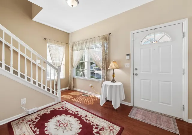 Listing Photo 4 - Condo for sale in building located at 1246 Hall Ln, Columbus, OH 43230