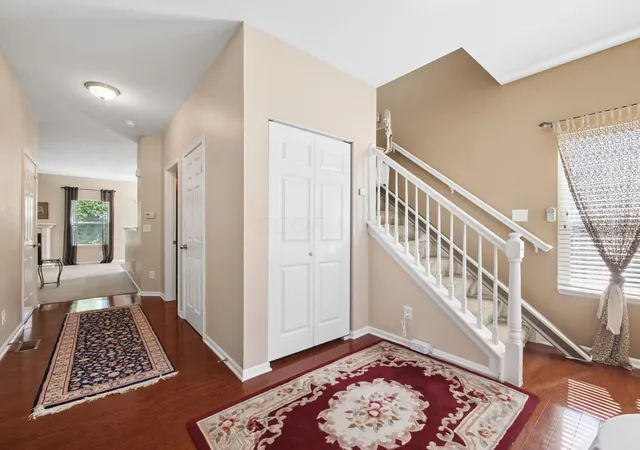 Listing Photo 5 - Condo for sale in building located at 1246 Hall Ln, Columbus, OH 43230
