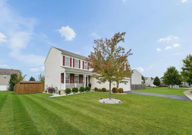 Photo 2 of Single family home for sale at 5255 Folsom Dr, Groveport, OH 43125 | MLS# 226039028 | Listing updated on 2026-10-14