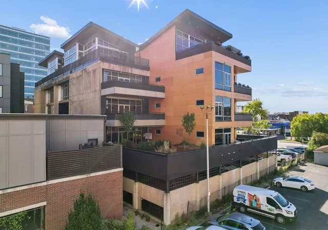 Listing Photo 1 - Condo for sale in building located at 199 S 5Th St, Columbus, OH 43215 - Unit #305