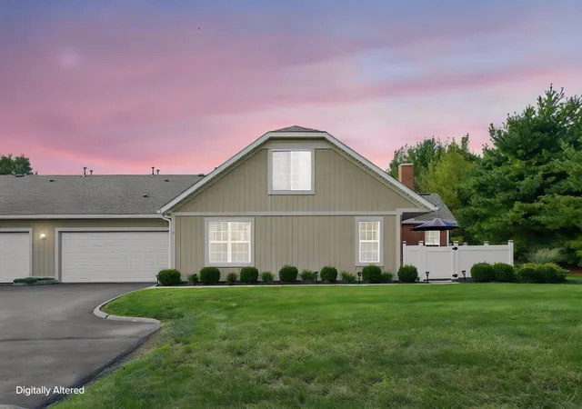 Listing Photo 4 - Condo for sale in building located at 92 Grn Ln, Pickerington, OH 43147