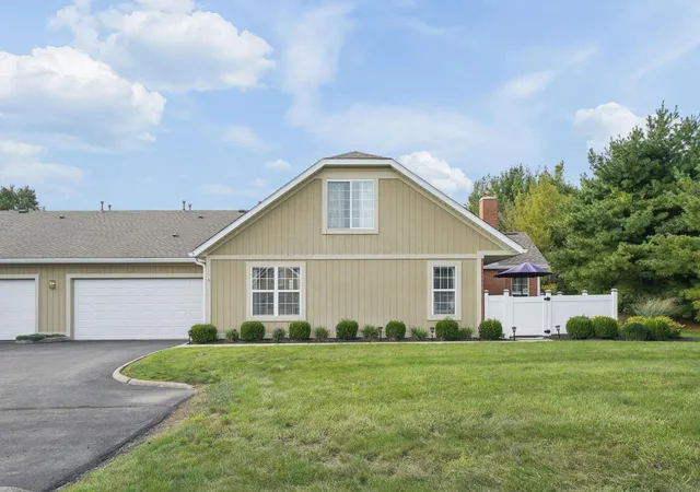 Listing Photo 5 - Condo for sale in building located at 92 Grn Ln, Pickerington, OH 43147