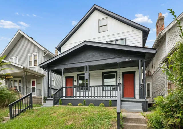 Listing Photo 1 - Condo for sale in building located at 1338-1340 Hildreth Ave, Columbus, OH 43203