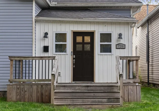 Photo 3 of Single family home for sale at 726 Reinhard Ave, Columbus, OH 43206 | MLS# 226037579 | Listing updated on 2026-10-29