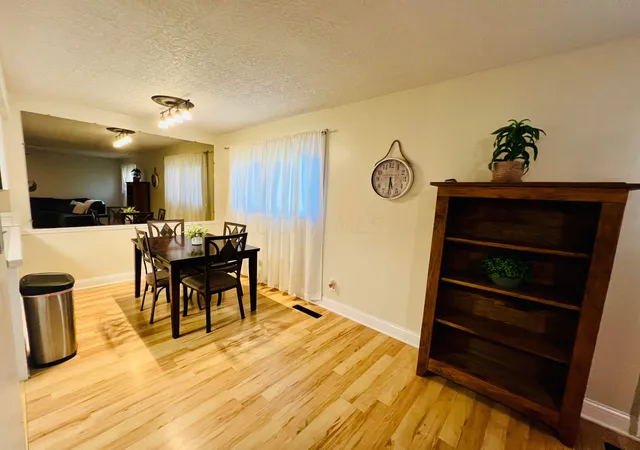 Photo 4 of Single family home for sale at 5596 Revere Dr, Hilliard, OH 43026 | MLS# 226037658 | Listing updated on 2026-10-28