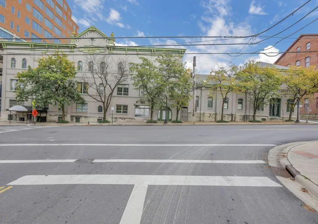 Listing Photo 1 - Condo for sale in building located at 38 W Hoster St, Columbus, OH 43215