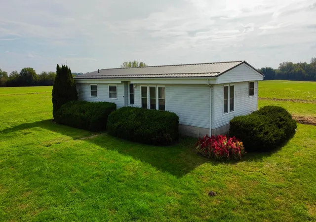Photo 2 of Single family home for sale at 8903 Columbus Cincinnati Rd, South Charleston, OH 45368 | MLS# 226037571 | Listing updated on 2026-10-28