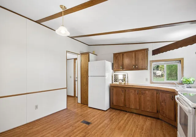 Photo 4 of Single family home for sale at 2565 Old US Hwy 40 NW, London, OH 43140 | MLS# 226040283 | Listing updated on 2026-10-26
