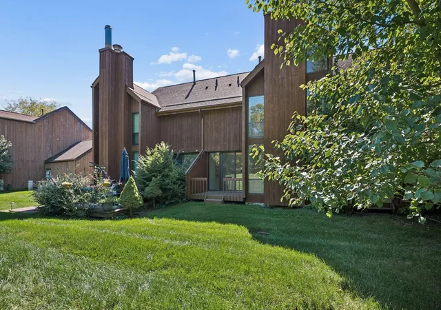 Listing Photo 1 - Condo for sale in building located at 5006 Smoketalk Ln, Westerville, OH 43081 - Unit #