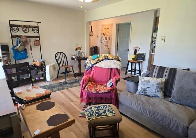 Listing Photo 1 - Condo for sale in building located at 199 Buckeye Cir, Columbus, OH 43217 - Unit #B199