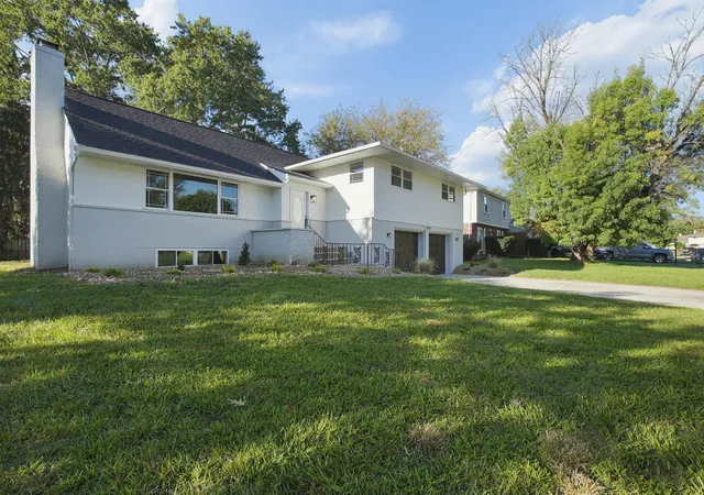 Photo 3 of Single family home for sale at 5495 Bradbury Ln, Columbus, OH 43232 | MLS# 226037804 | Listing updated on 2026-10-20