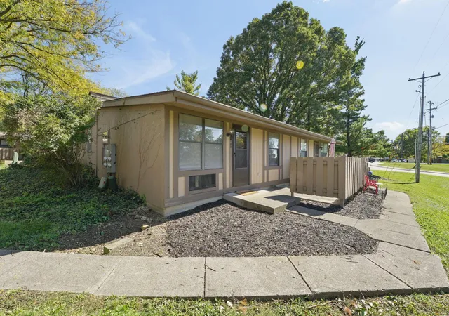 Listing Photo 1 - Condo for sale in building located at 1783 Sun Apple Wy, Columbus, OH 43232