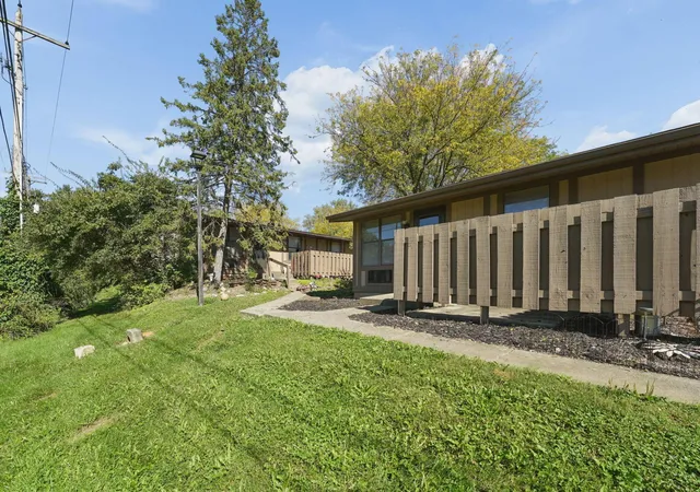 Listing Photo 4 - Condo for sale in building located at 1783 Sun Apple Wy, Columbus, OH 43232
