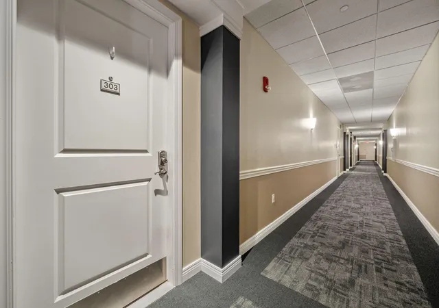 Listing Photo 1 - Condo for sale in building located at 251 Daniel Burnham Sq, Columbus, OH 43215 - Unit #303