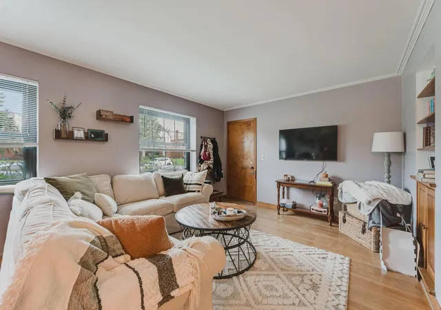 Photo 4 of House for sale at 1572 Grandview Ave, Columbus, OH 43212 | MLS# 226038256 | Listing updated on 2026-10-14