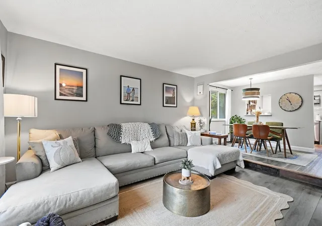 Listing Photo 4 - Condo for sale in building located at 3026 Blendon Woods Blvd, Columbus, OH 43231