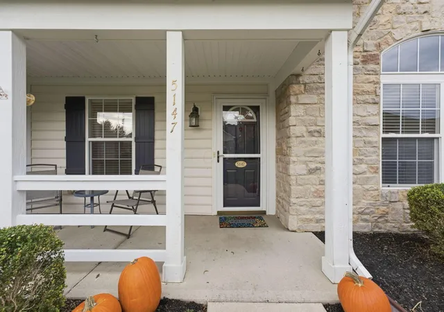 Listing Photo 5 - Condo for sale in building located at 5147 Vinington Pl, Dublin, OH 43016
