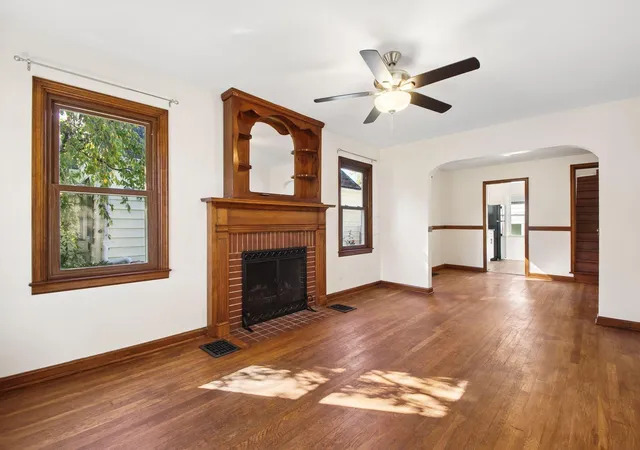 Photo 2 of Single family home for sale at 903 Chelsea Ave, Columbus, OH 43209 | MLS# 226039828 | Listing updated on 2026-10-22